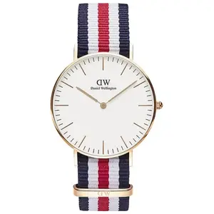 Montre Femme DANIEL WELLINGTON CLASSIC en Nato Bleu pas cher