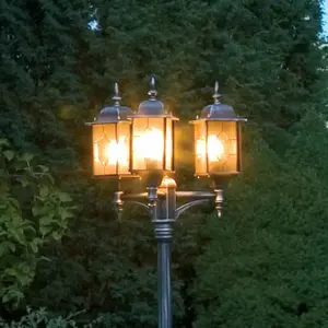 Comparateur de prix : Konstsmide Lampadaire 3 lanternes MILANO en noir et argenté
