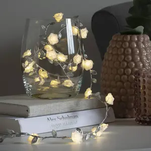Konstsmide Christmas Guirlande déco LED feuilles et fleurs 25 lampes pas cher