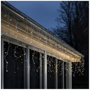 Comparateur de prix : Konstsmide 2777-802SP Rideau lumineux solaire avec 200 diodes ambrées et câble blanc 2 piles au lithium et 1 CR2025 (inclus)