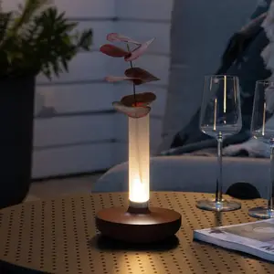 Comparateur de prix : Konstsmide Lampe table LED Biarritz IP54 batterie CCT rouille