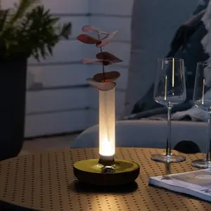 Comparateur de prix : Konstsmide Lampe table LED Biarritz IP54 batterie CCT doré