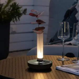 Comparateur de prix : Konstsmide Lampe table LED Biarritz IP54 batterie CCT argenté