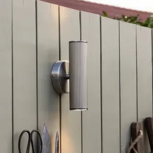 Applique murale Hubble de Globen Lighting, acier, hauteur 21 cm, IP44 pas cher