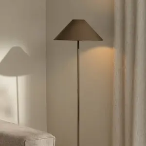 Globen Lighting Lampe sur pied Cannes, marron, métal, 140 cmVendu parluminaire