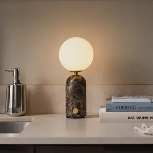 Lampe à poser rechargeable Torrano de Globen Lighting, marbre brun pas cher