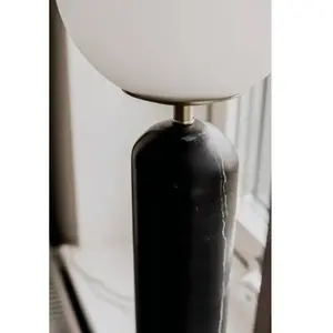 TORRANO noir, Lampe de table, Globen LightingVendu parluminaire