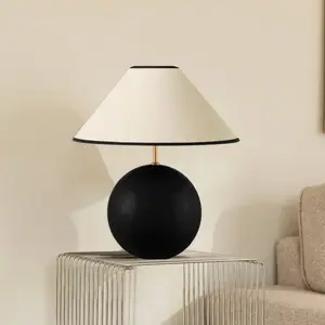 Lampe à poser Globen Lighting IRIS, beige/noir, hauteur 39 cm pas cher