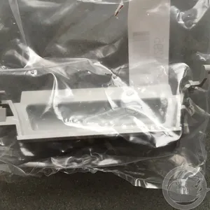 Electrolux Poignee de porte grise pour lave-vaisselle Arthur Martin 111852429