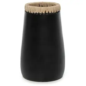 Bazar Bizar Vase en terre cuite noir naturel H22Vendu paramazon