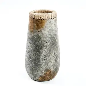 Bazar Bizar Vase en terre cuite antique gris H31 pas cher