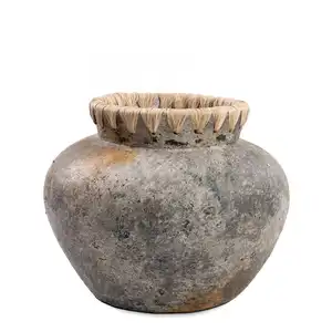 Bazar Bizar Vase en terre cuite antique gris H23 pas cher