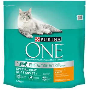 Purina One Croquettes chat de 11 ans et+ - Poulet et Céréales complètes - 1.5kg pas cher