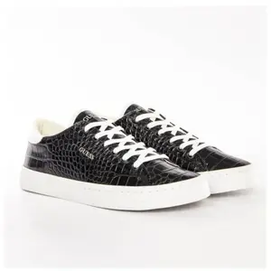 Guess Basket Guess Ester Femme Noir - 36 pas cher