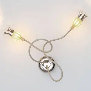 Serien Lighting Applique de designer Poppy avec des pétalesVendu parluminaire