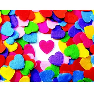 Comparateur de prix : Coeurs en feutrine colorée, set de 100