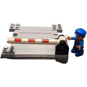 LEGO® DUPLO® Passage à niveau avec barrière et gardien NOUVEAU ! Quant...Vendu parkaufland