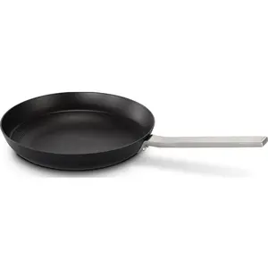 Poele en fonte 28cm pro induction Bosch 17005716 pas cher