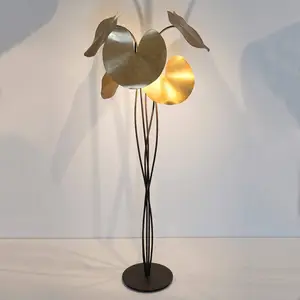 Holländer Lampadaire LED Controversia, abat-jour doréVendu parluminaire