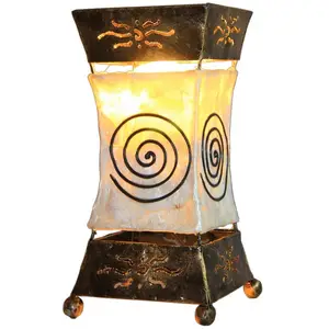 Woru Lampe à poser Xenia à motif en spirale pas cher