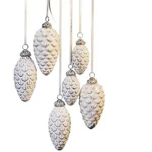 Comparateur de prix : LOBERON Lot de 6 décorations de Noël Éva, blanc vieilli (17cm)