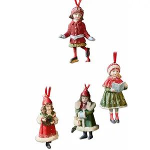 LOBERON Lot de 4 décorations suspendues Nostalgic, rouge/vert (4.5 x 5 x 10.5cm)Vendu parloberon