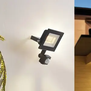 Comparateur de prix : Prios Maikel Projecteur d'extérieur LED, 20 W, 1500 lm, métal, capteur