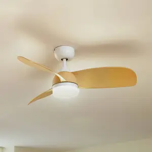 Lindby Ventilateur de plafond LED Enon, blanc/couleur bois, DC, silenc... pas cher