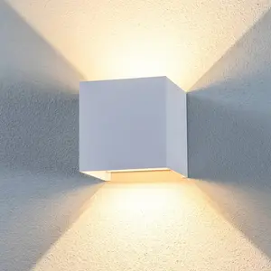 Comparateur de prix : Lindby, applique d'extérieur LED Nivar, angulaire, blanche, métal, IP54