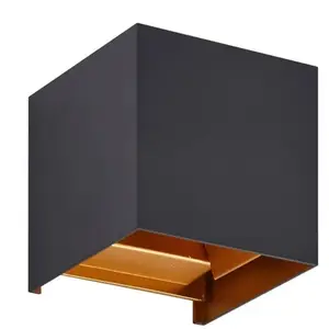Comparateur de prix : Lindby, applique d'extérieur LED Nivar, angulaire, noir/or, IP54