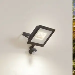 Comparateur de prix : Projecteur d'extérieur LED Maikel de Prios, 50 W, 4000 lm, métal, capteur