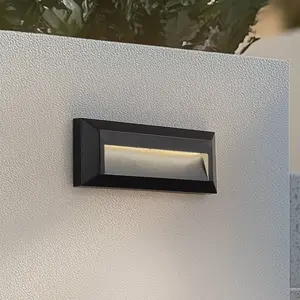 Comparateur de prix : Lindby, applique d'extérieur LED Peker, noire, lot de 2, PC