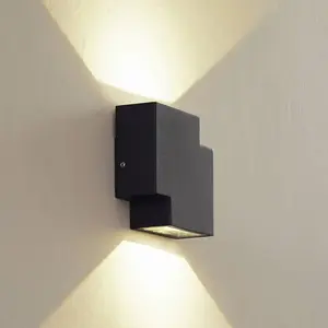 Lindby, applique d'extérieur LED Fendir, noire, aluminium, 10,5 cmVendu paramazon