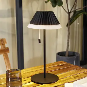 Comparateur de prix : Lindby lampe de table LED rechargeable Ilvi, noir, aluminium, Ø 17,5 c...