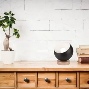 Envostar Arvid lampe à poser bois, abat-jour noir pas cher