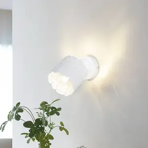 Comparateur de prix : Lindby, applique murale Aralena, blanche, à 1 lampe, métal, Ø 12 cm