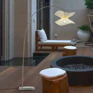 Comparateur de prix : Lampadaire d'extérieur Lindby Valdorin, beige, 199 cm, IP44