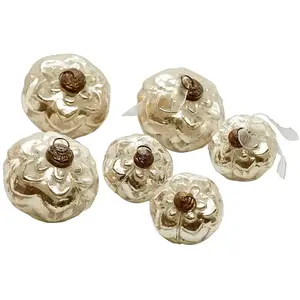 Comparateur de prix : LOBERON Lot de 6 boules de Noël Xilianne, argenté vieilli (10cm)