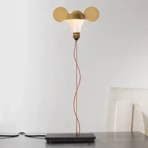 Comparateur de prix : Ingo Maurer I Ricchi Poveri Toto lampe de table, or