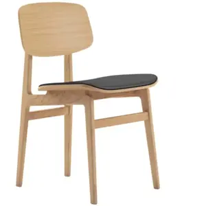 Chaise en chêne noir et rembourrage en cuir anthracite NY11 - NORR11 pas cher