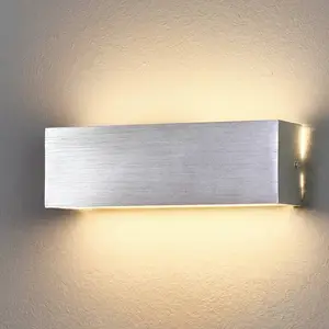 Lindby Applique LED carrée Ranik en aluminium