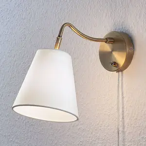 Comparateur de prix : Lindby, applique murale Ethan, blanc/laiton vieilli, prise, 28 cm, E14