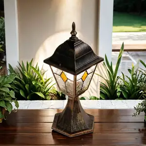 Borne lumineuse d'extérieur Salzburg de couleur cuivre antique au desi...