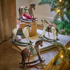 LOBERON Lot de 4 chevaux décoratifs Cory pas cher