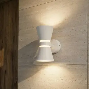 Applique d'extérieur LED Lucande Meravi, blanche, à 2 lampes, IP44