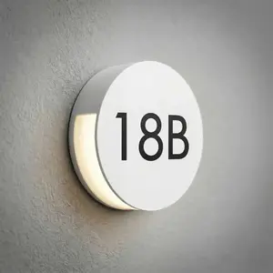 Comparateur de prix : Applique d'extérieur LED Lucande Advero, gris clair, numéro de maison,...