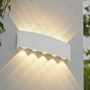 Comparateur de prix : Applique d'extérieur LED Lindby Ithan, à 5 lampes, blanche, 27 cm