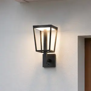 Applique d'extérieur LED Lucande Lynx, 35,5 cm, noire, avec capteur