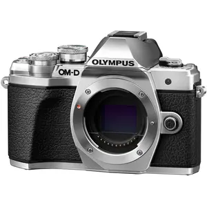 Olympus OM-D E-M10 Mark III + Objectifs M.Zuiko 14-42 mm EZ et 40-150 mm pas cher