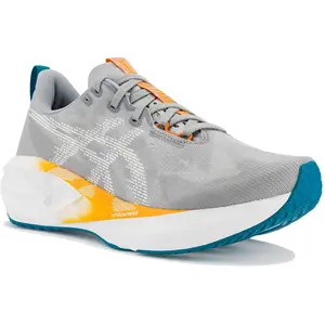 Chaussures ASICS Novablast 5 gris ciment blanc orange - 43.5 pas cher